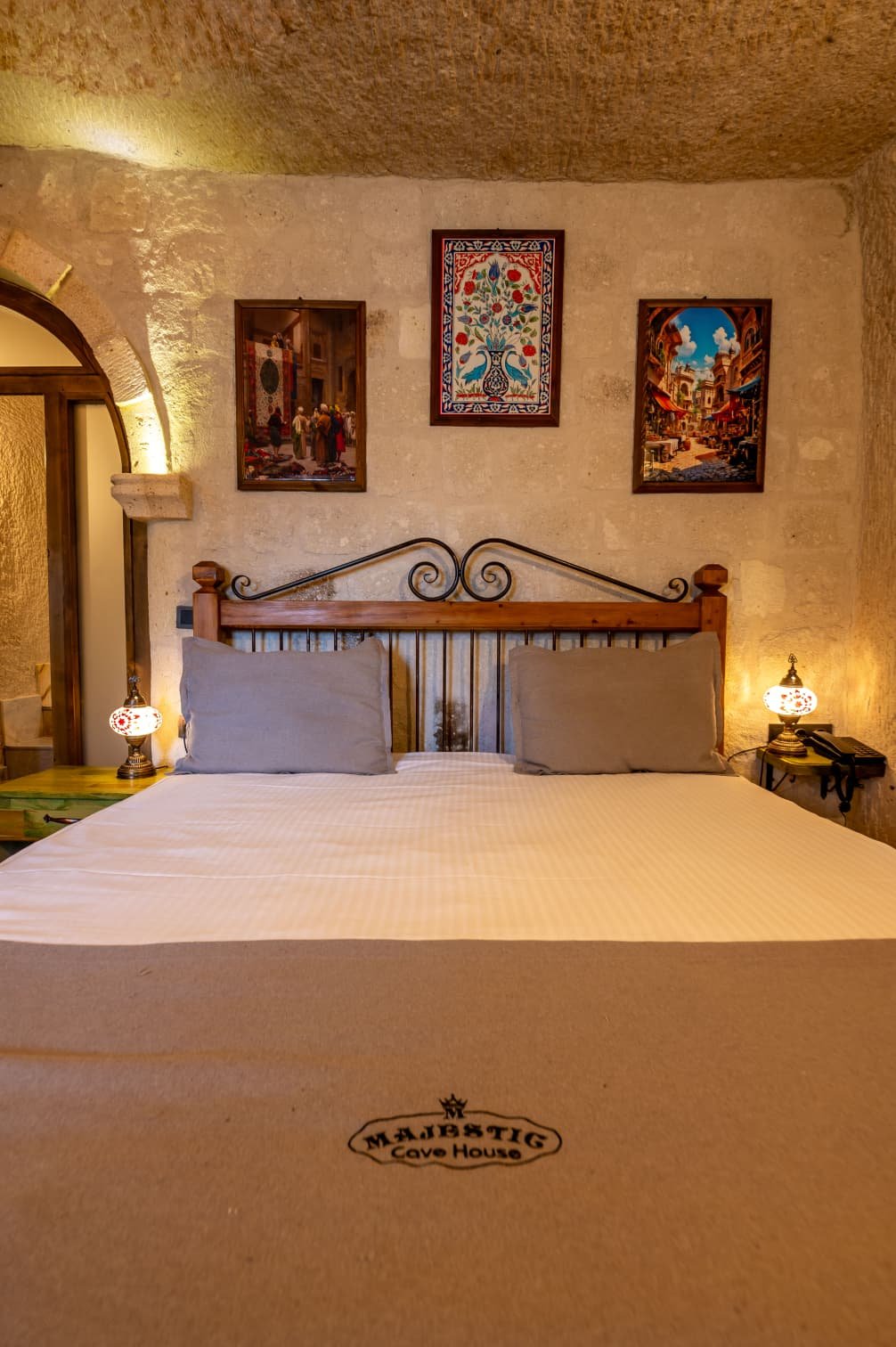 Room 101 · Deluxe Jacuzzi Room photo 12