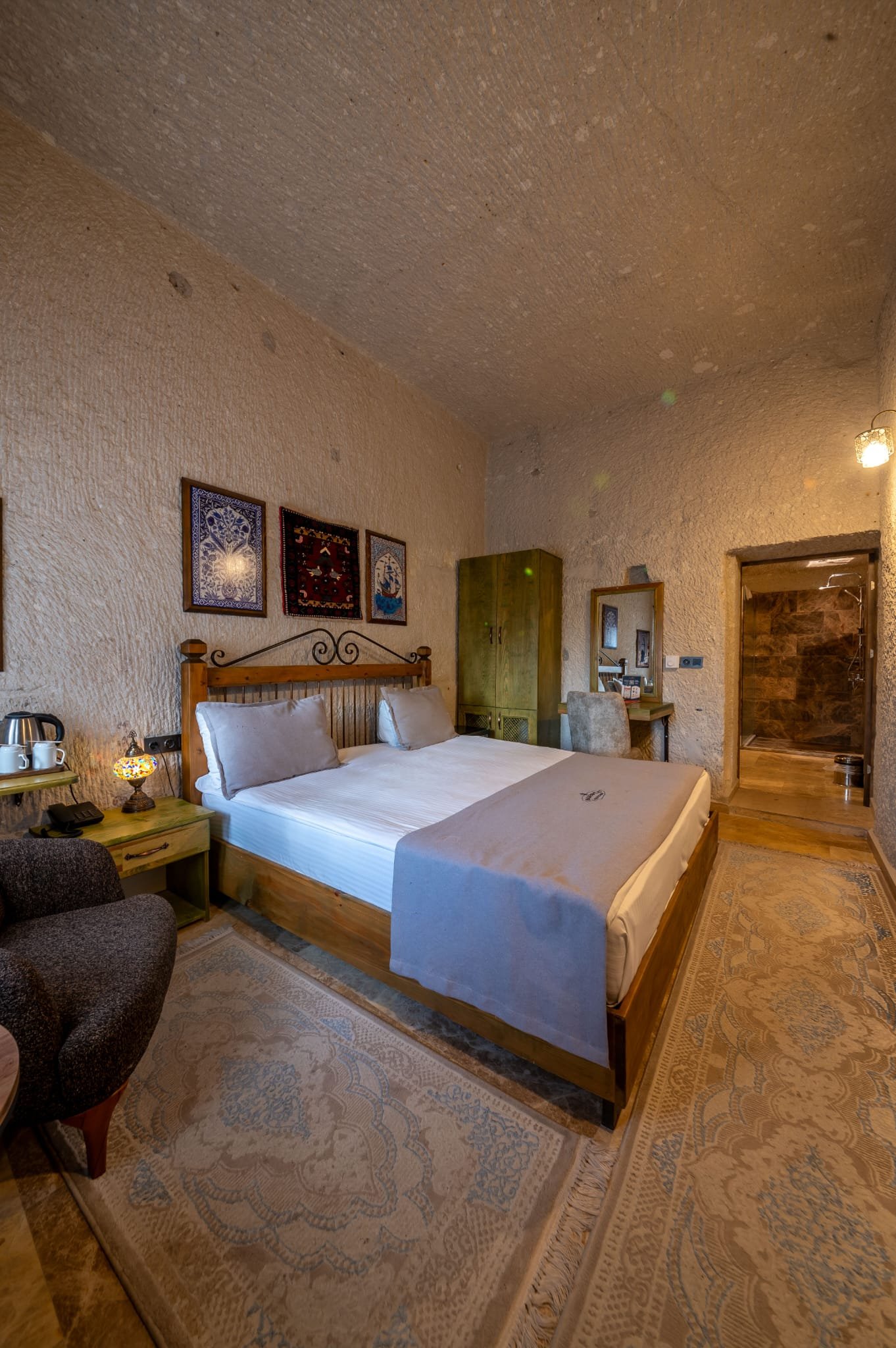 Room 106 · Deluxe Jacuzzi Room photo 9