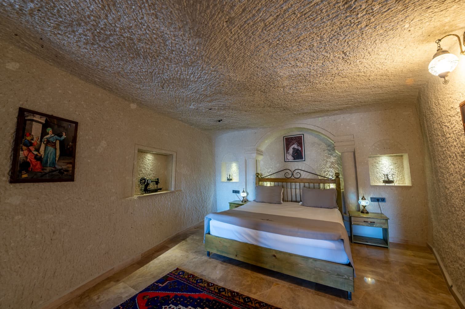 Room 108 · Queen Suite photo 18