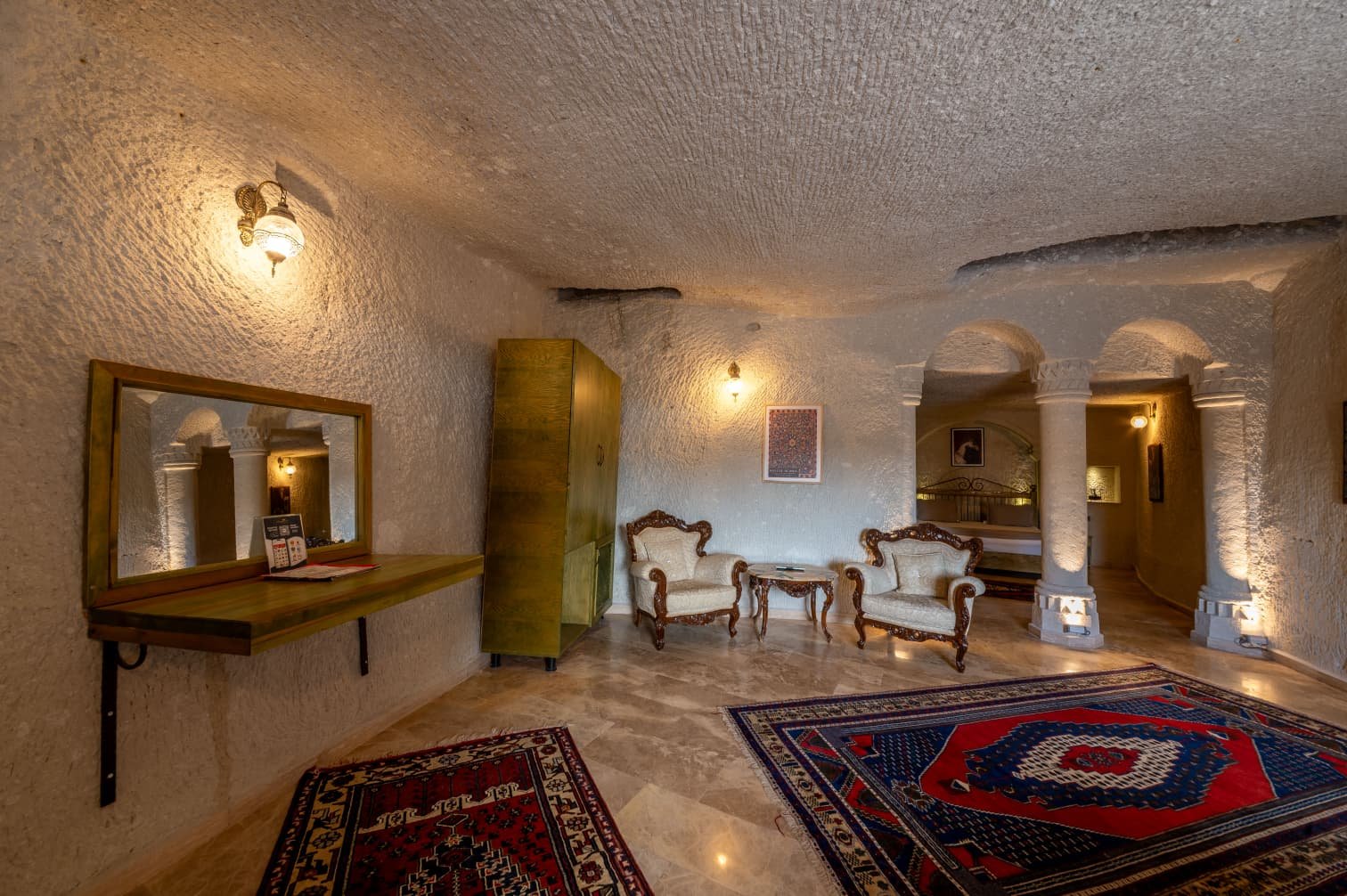 Room 108 · Queen Suite photo 34